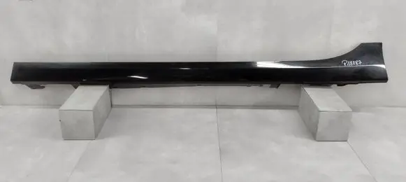 BMW 1 F40 Front sill (body part) 51777461381
