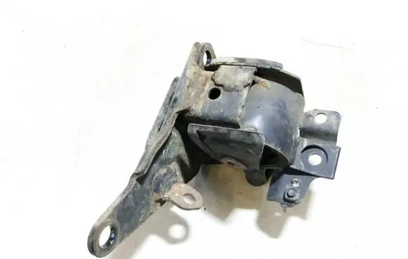 Toyota Avensis T250 Engine mount bracket