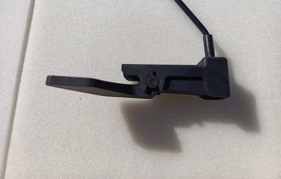 Opel Vivaro Engine bonnet (hood) release handle 656226069R