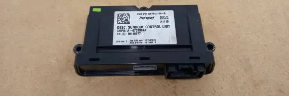 Tesla Model S Sunroof control unit/module 100751200B 10118677 0753G02A