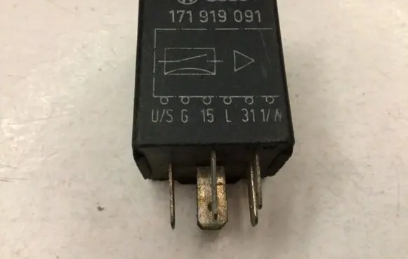 Volkswagen Golf II Other relay 171919091
