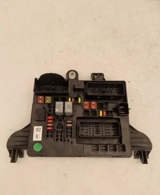 Opel Insignia A Fuse module 22737766
