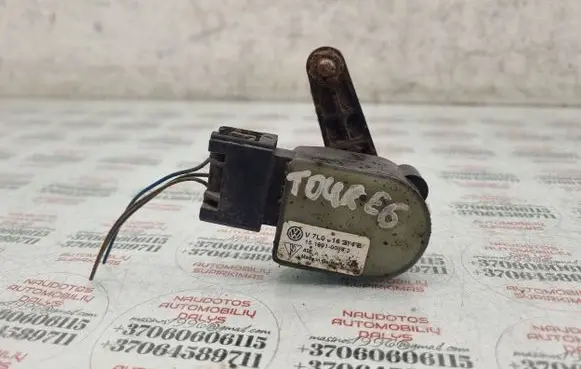 Headlight/headlamp level sensor
