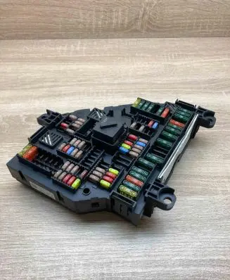 BMW 7 F01 F02 F03 F04 Fuse module 9234423 16704961
