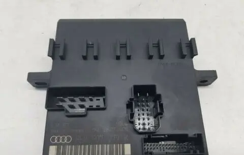 Audi A4 S4 B7 8E 8H Comfort/convenience module 8E0907279K nr2322