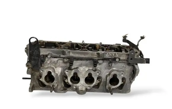 Volkswagen Golf V Engine head 06B103373T 06A971858R 037103390C