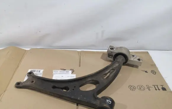 Skoda Octavia Mk2 (1Z) Front lower control arm/wishbone 1K0407153G