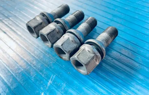 Opel Corsa F Nuts/bolts 