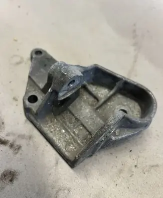 Peugeot 607 Gearbox mounting bracket 9632705380 963270538