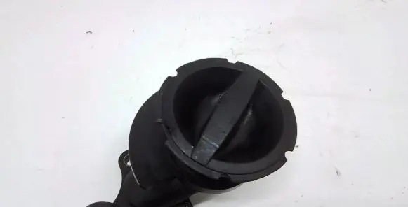 Volvo XC60 Oil filler cap 30777537