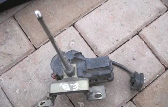 Mercedes-Benz SL R129 Headlight wiper arm set 1298200342