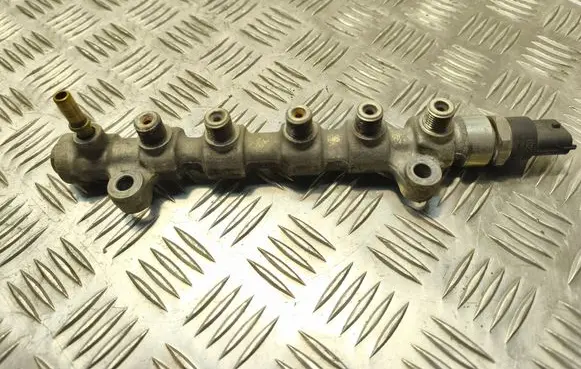 Renault Espace IV Fuel main line pipe 8200378703 0126870 0445214079