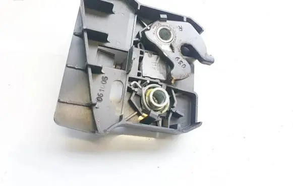 Opel Astra G Seat back rest lock catch 13235162