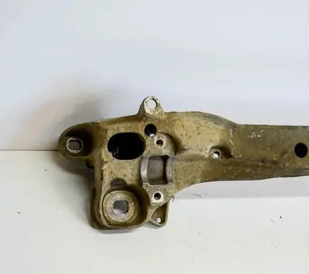 Audi A8 S8 D3 4E Gearbox mounting bracket 4E0199205K