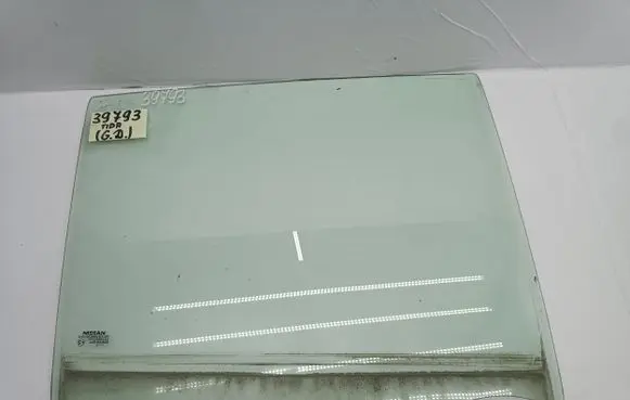 Nissan Tiida C11 Rear door window glass