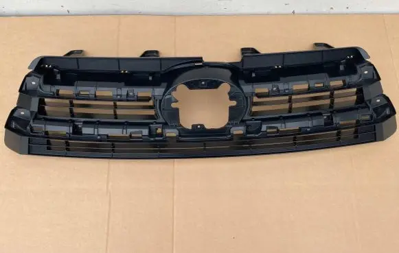Toyota Highlander XU50 Front bumper upper radiator grill 531010E240