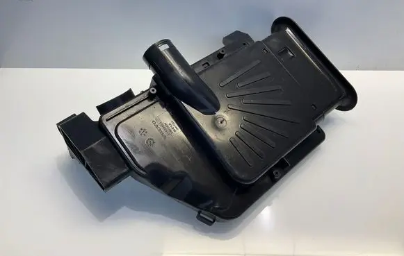 Volvo S90, V90 Engine control unit box 31439651