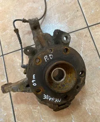 Renault Megane III Front wheel hub