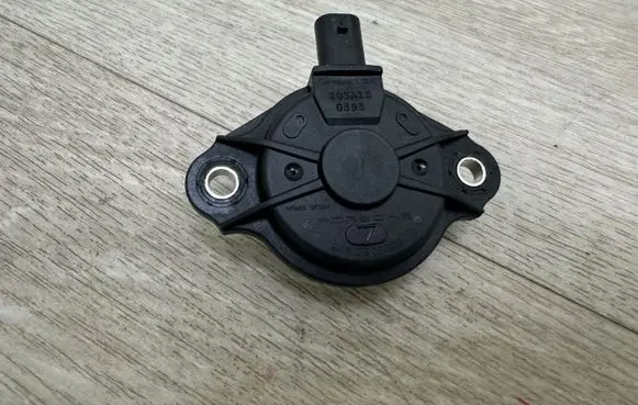 Porsche Macan (95B) Camshaft vanos timing valve 94610505379