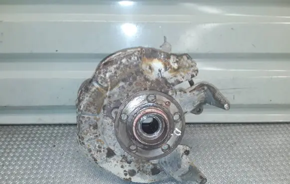 Front wheel hub spindle knuckle