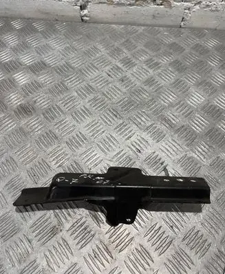 Audi Q7 4L Fender mounting bracket 4L0805697