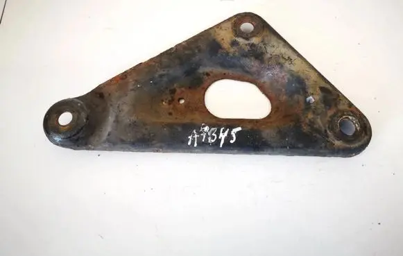 Opel Zafira A Engine mounting bracket