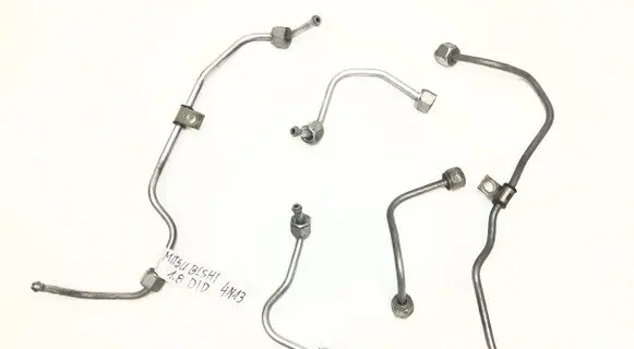 Fuel injector supply line/pipe