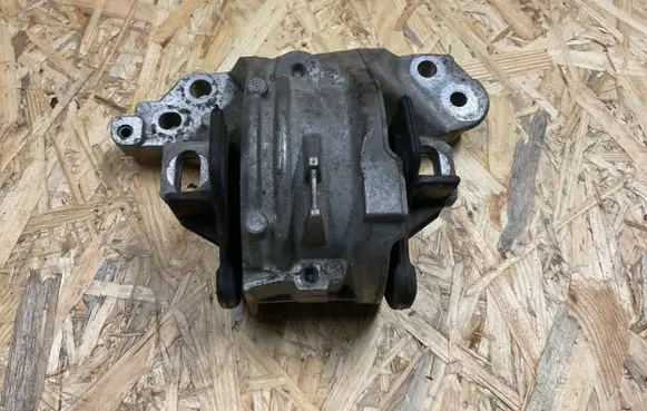 Citroen C5 Engine mount bracket 326B95