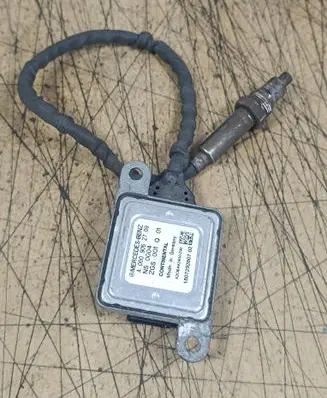 Mercedes-Benz S W222 Lambda probe sensor A0009052709