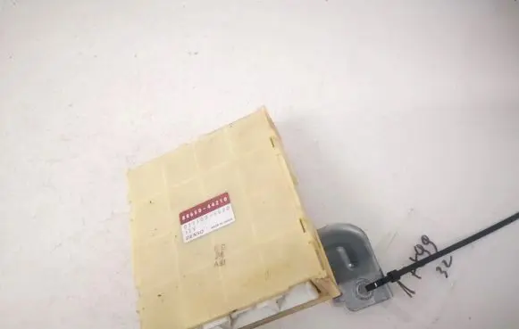 Toyota Avensis Verso Other control units/modules 8865044210 88650-44210