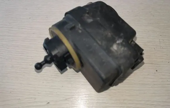 Peugeot 607 Headlight level adjustment motor 