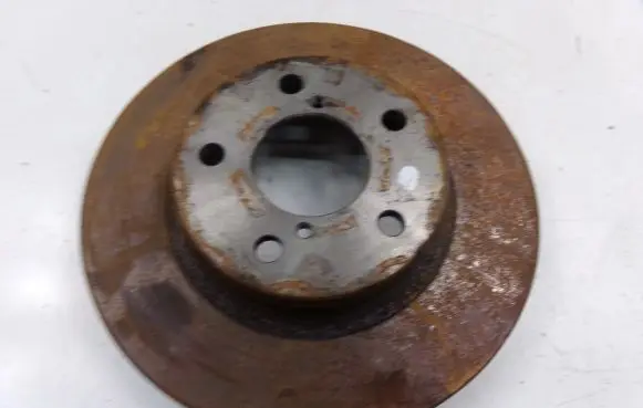 Subaru Impreza I Front brake disc