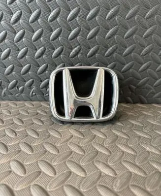 Honda Civic IX Manufacturer badge logo/emblem 71124SNAA000