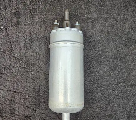 Audi A8 S8 D2 4D Fuel injection high pressure pump 4D0906091D