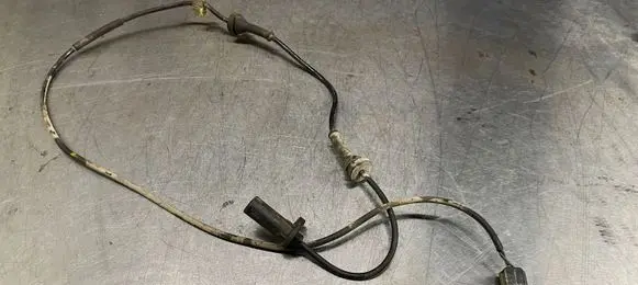 Volvo V70 ABS brake wheel speed sensor 9467580