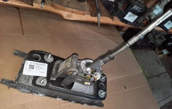 Volkswagen Sharan Gear shifter/selector 7N0711049B 1K0711091A