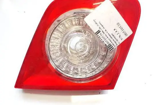 Tailgate rear/tail lights