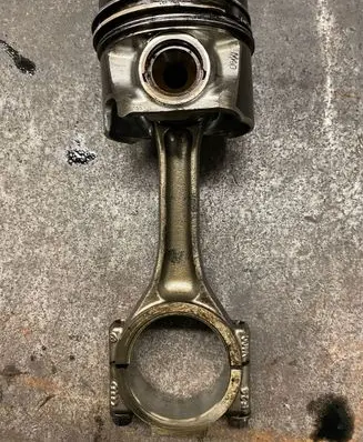 Skoda Superb B6 (3T) Piston with connecting rod CFG