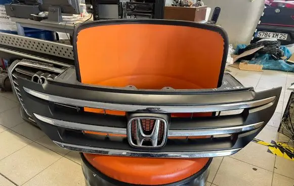 Honda CR-V Front grill 71121T1GG010M1 71121T1GG010