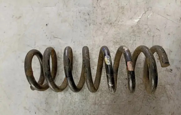Suzuki Grand Vitara I Front coil spring