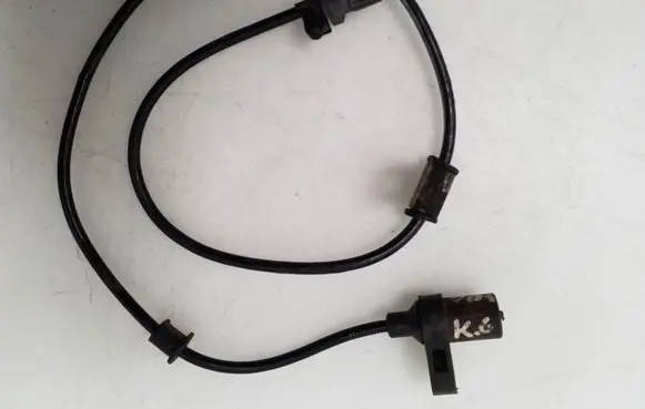Subaru Legacy ABS rear brake sensor 27540AE050