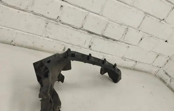 Audi Q5 SQ5 Headlight/headlamp mounting bracket