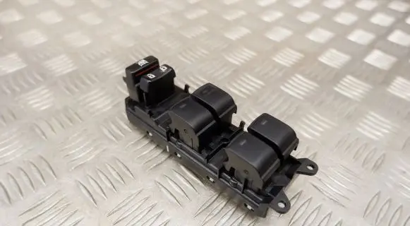Toyota Auris E180 Electric window control switch 8404002110