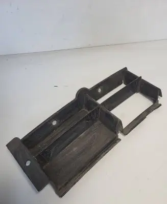 BMW 5 E39 Front bumper lower grill 8235640