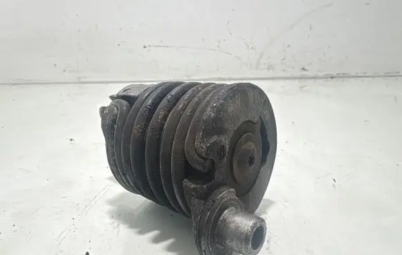 Volkswagen PASSAT B5 Generator/alternator belt tensioner