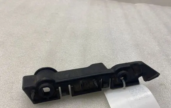 Audi A5 Sportback 8TA Front bumper mounting bracket 8T0807283E