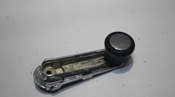 Audi A4 S4 B5 8D Front door window winding handle 443837581D