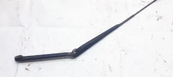 Nissan X-Trail T30 Front wiper blade arm