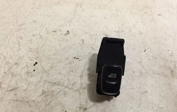 Volvo XC70 Electric window control switch 8685288 03W274