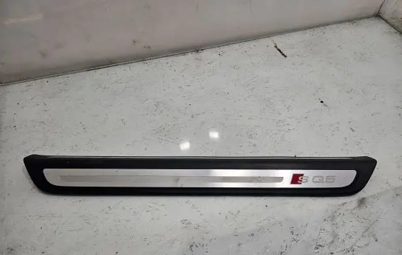 Audi Q5 SQ5 Front sill trim cover 8R0853373
